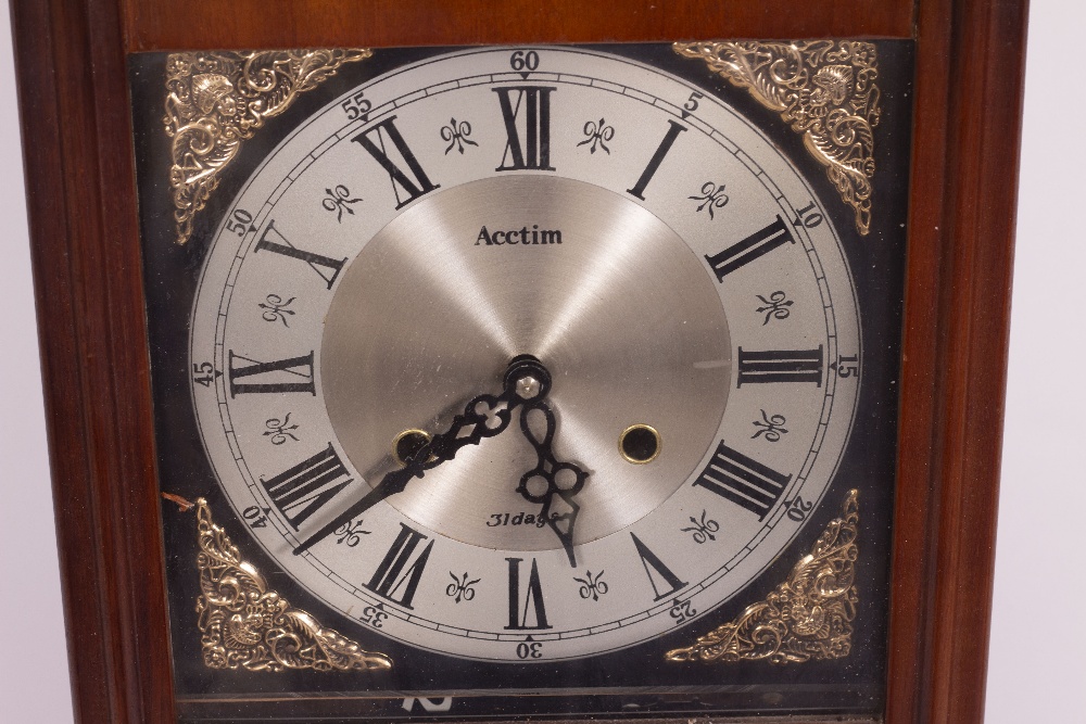 A GROUP OF EIGHT MECHANICAL WALL AND MANTLE CLOCKS AND TIMEPIECES together with nine further - Image 3 of 5