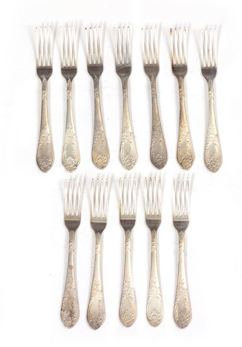 AN EXTENSIVE CANTEEN OF SILVER PLATED CUTLERY decorated to the finial and handles with scrolling - Image 14 of 17