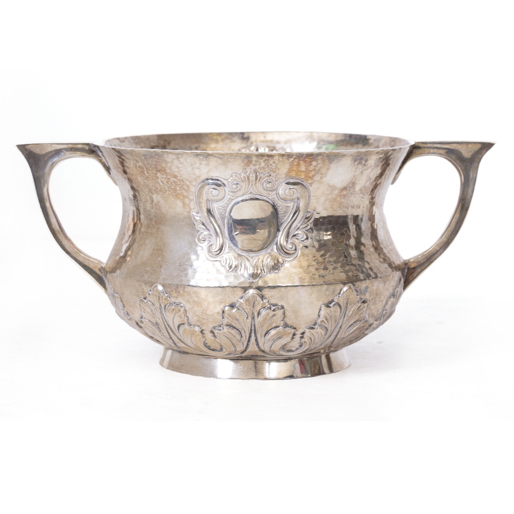 A LARGE SILVER STUART STYLE TWO HANDLED SILVER DRINKING VESSEL bearing marks for London 1902 with