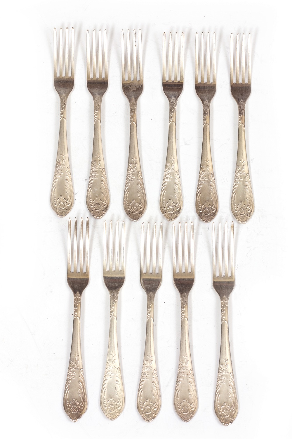 AN EXTENSIVE CANTEEN OF SILVER PLATED CUTLERY decorated to the finial and handles with scrolling - Image 12 of 17