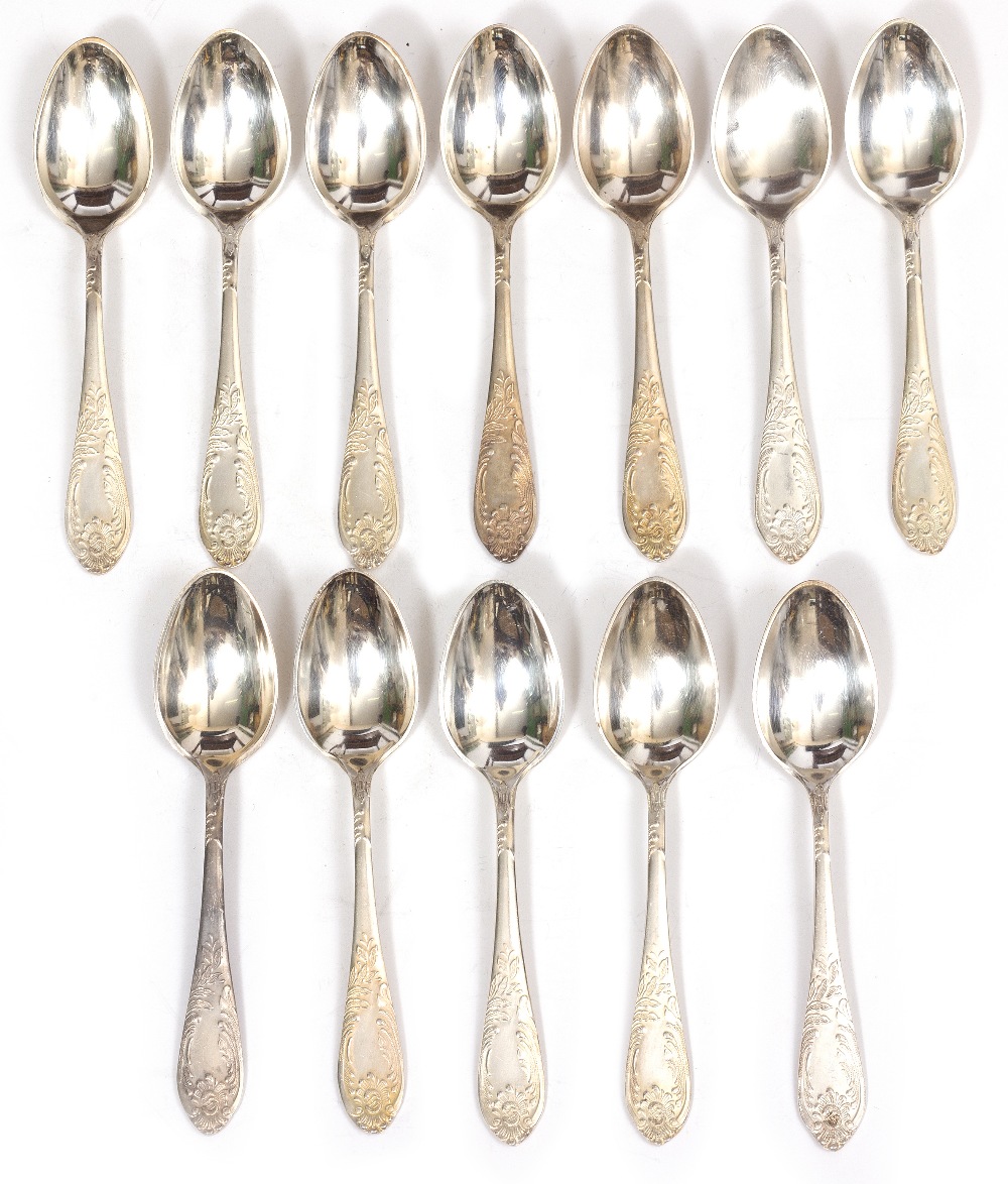 AN EXTENSIVE CANTEEN OF SILVER PLATED CUTLERY decorated to the finial and handles with scrolling - Image 15 of 17