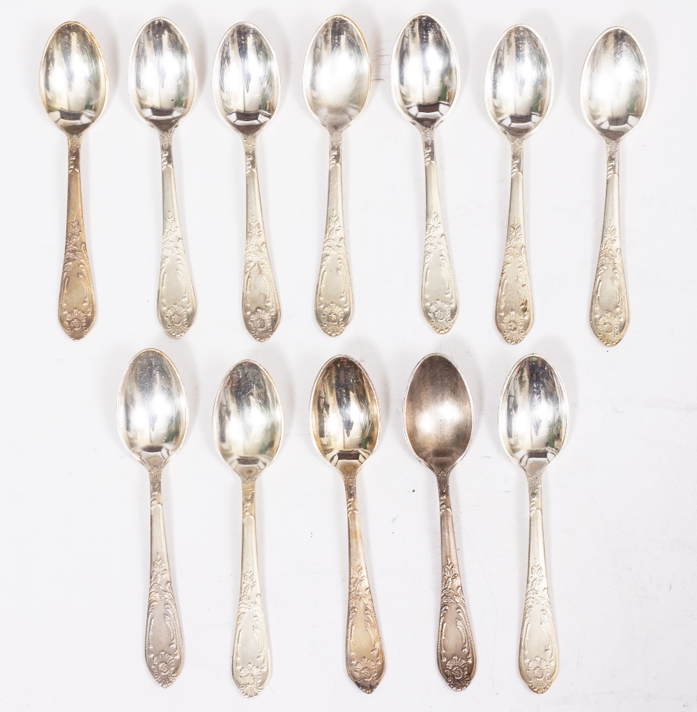 AN EXTENSIVE CANTEEN OF SILVER PLATED CUTLERY decorated to the finial and handles with scrolling - Image 7 of 17