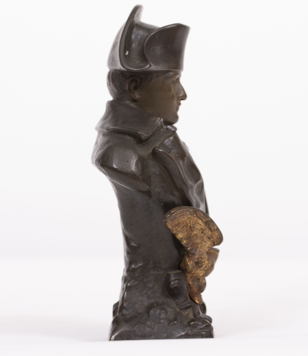 O RUFFONY (19TH / 20TH CENTURY SCHOOL) Bust of Napoleon, with a parcel gilt Eagle of Victory, - Bild 4 aus 5