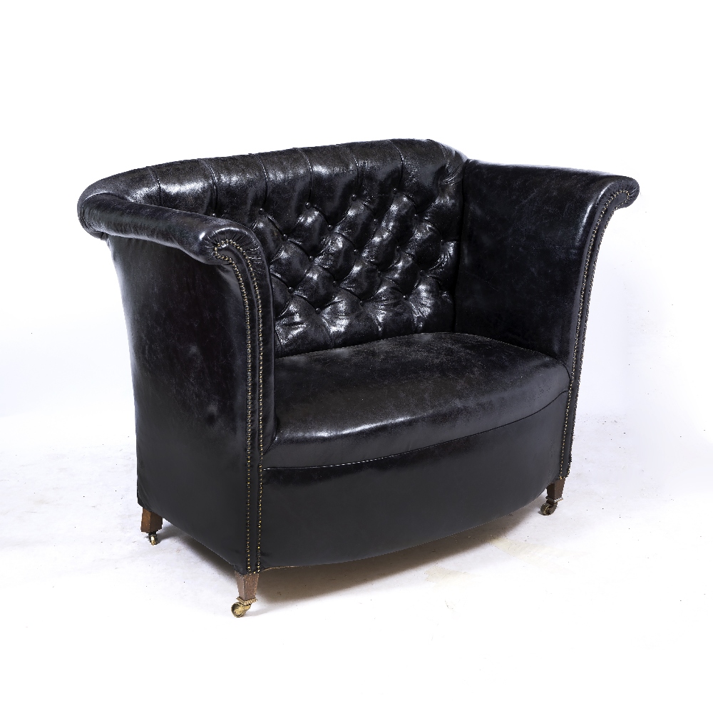 A BLACK LEATHER UPHOLSTERED HIGH BACKED WINDOW SEAT OR SOFA with bowed front, scroll arms and square - Bild 2 aus 3