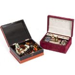 A COLLECTION OF JEWELLERY AND COSTUME JEWELLERY to include brooches, rings, ladies wristwatch,