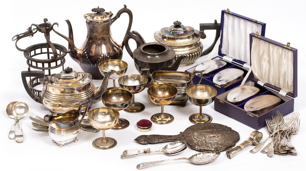 A LARGE QUANTITY OF SILVER PLATED ITEMS to include teapots, cutlery, coffee pots, a lantern, cased