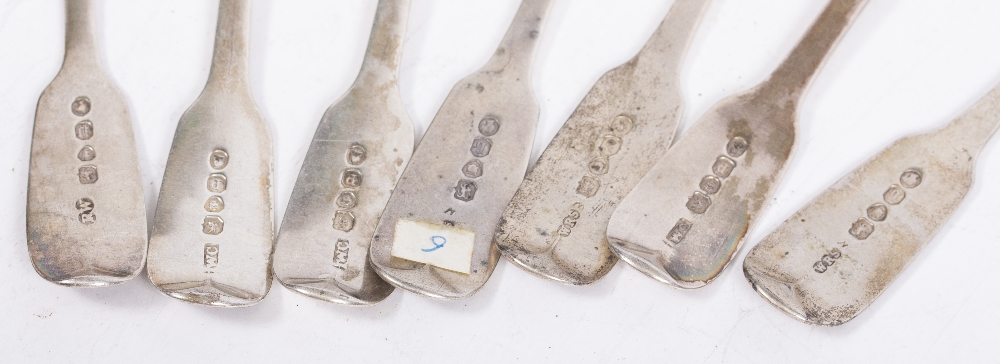 A QUANTITY OF GEORGIAN AND LATER SILVER FIDDLE PATTERN SPOONS all with marks for London and - Image 3 of 3