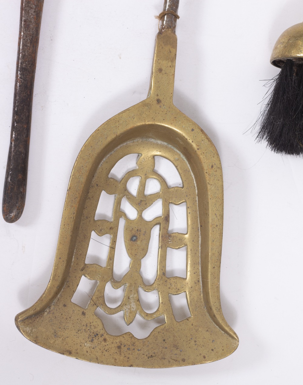 A MATCHED GROUP OF FOUR 19TH CENTURY STEEL AND BRASS FIRE IRONS to include a shovel, poker, - Image 4 of 5