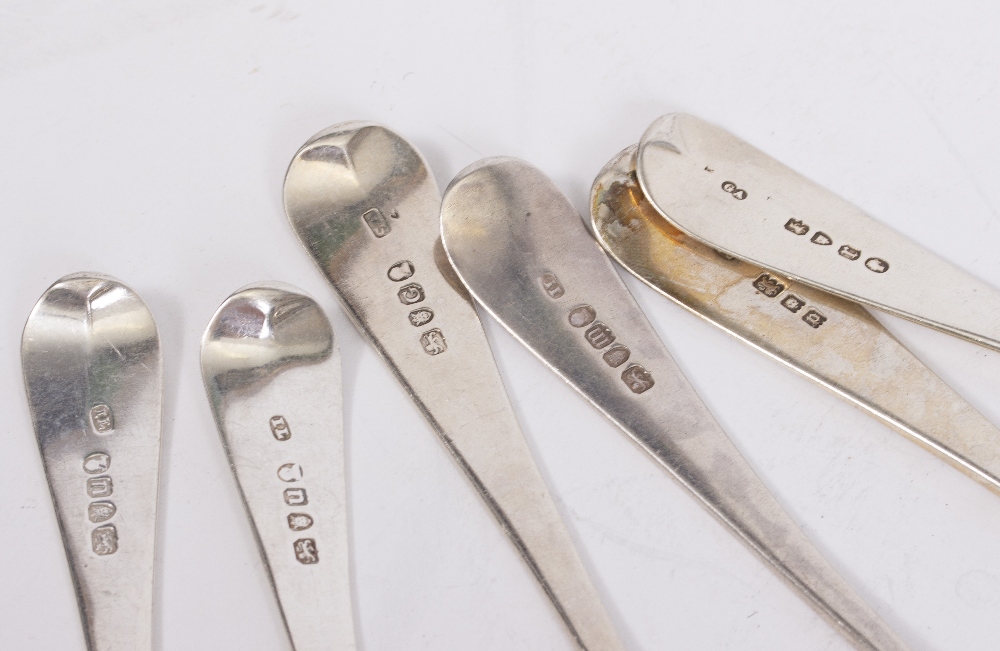 ELEVEN GEORGIAN AND EARLY VICTORIAN SILVER TABLE SPOONS various marks and dates, 660 grams in weight - Image 3 of 3