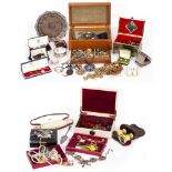 A LARGE QUANTITY OF JEWELLERY AND COSTUME JEWELLERY At present, there is no condition report
