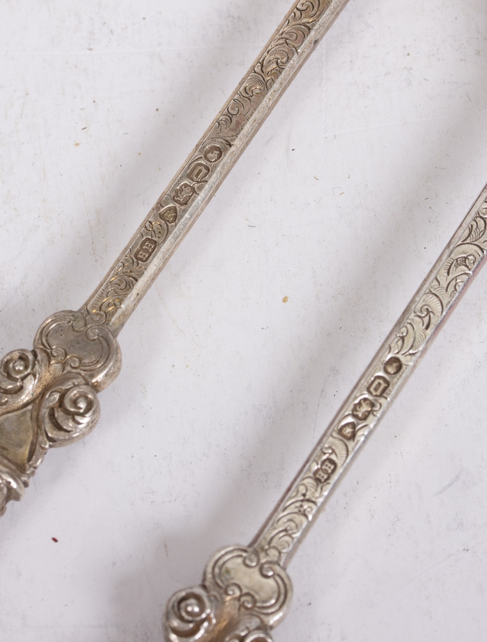 A 19TH CENTURY WHITE METAL TODDY LADLE with a twisted baleen handle, 34cm in length; a pair of - Image 4 of 4