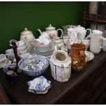 A COLLECTION OF VARIOUS CERAMICS AND ORNAMENTS to include a Chinese blue and white bowl with four