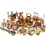 A COLLECTION OF 19TH CENTURY AND LATER METAL WARE to include copper kettles, a bell metal mortar,