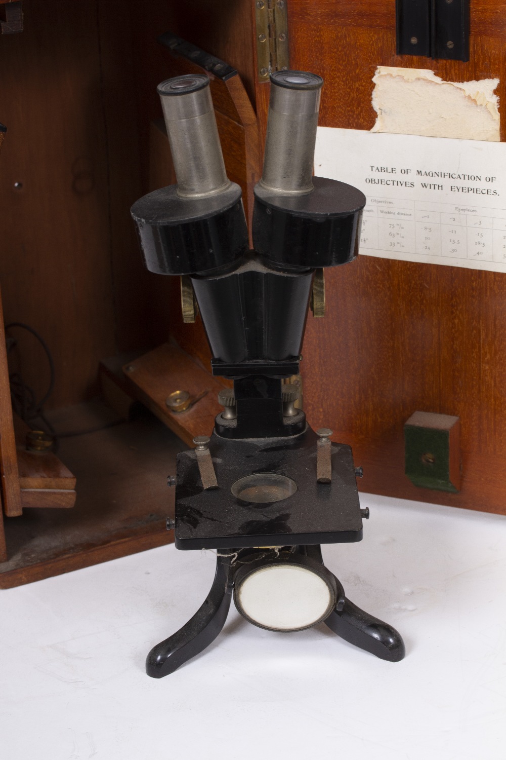 AN EARLY 20TH CENTURY BINOCULAR MICROSCOPE by C.Baker numbered 6452 in a fitted mahogany case - Image 3 of 3