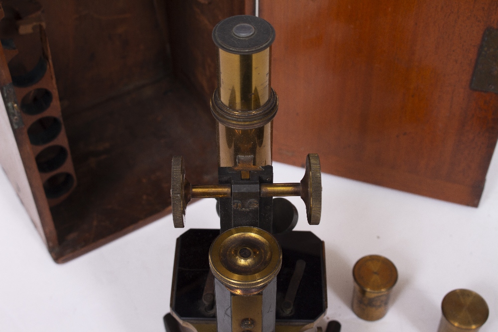 A LATE 19TH / EARLY 20TH CENTURY MICROSCOPE by Swift & Son of Tottenham Court Road, London, with - Image 4 of 5