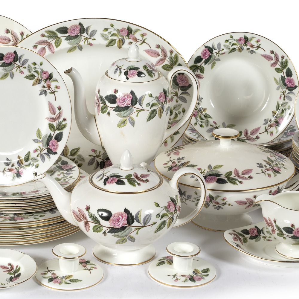 Wedgwood 'Hatherley Rose' part dinner, tea and coffee service to include: teapot, coffee pot,