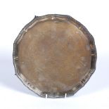 Silver salver bearing marks for Goldsmiths & Silversmiths Co Ltd, London, 1911 600g approx