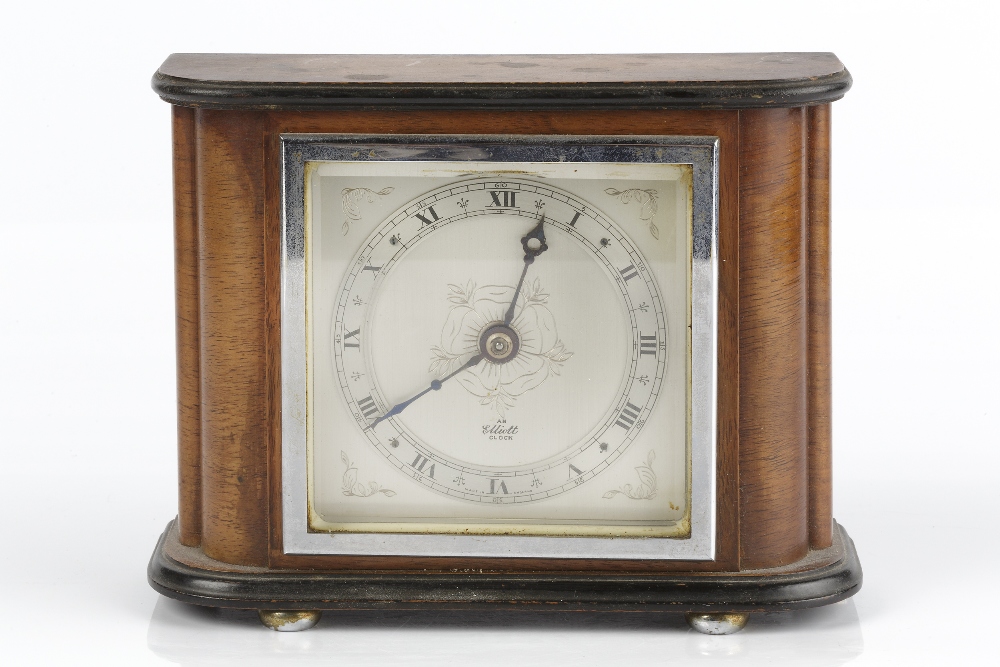 Elliott Art Deco mantel clock in walnut case, marked 2832 to the underside 18cm x 14cm x 6cm