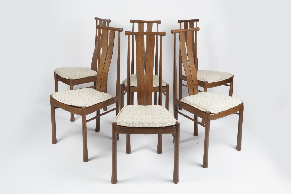 Ercol Saville dining table and six chairs in the 'Darker Golden Dawn' finish (matched set) chairs - Image 4 of 7