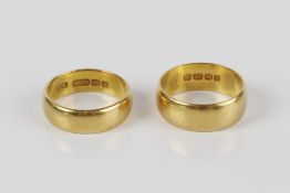 Two 22ct gold bands overall weight 15g approx overall (2)