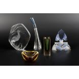Collection of studio glass to include: Loco glass perfume bottle, Mats Jonasson tablet, Murano glass