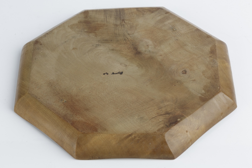 20th Century carved tray, walnut, indistinct signature to the reverse 28cm across - Image 3 of 4