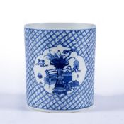 Blue and white porcelain brush pot Chinese, Qing decorated with scholar's objects in two reserved
