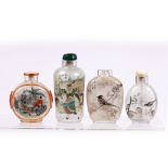 Four inside painted snuff bottles Chinese, 20th Century the largest decorated depicting a fight on