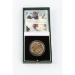 AN ELIZABETH II GOLD £5 COIN, dated 2007, cased by The Royal Mint, certificate no. 0482