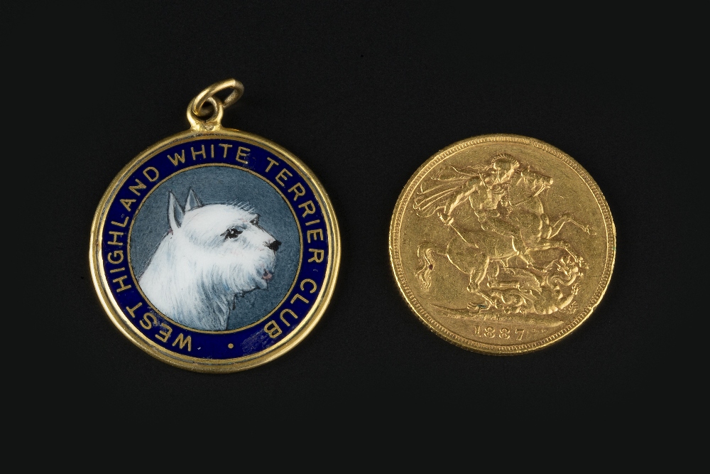 AN ENAMEL PENDANT, the circular panel inscribed 'West Highland White Terrier Club', stamped '9 375',