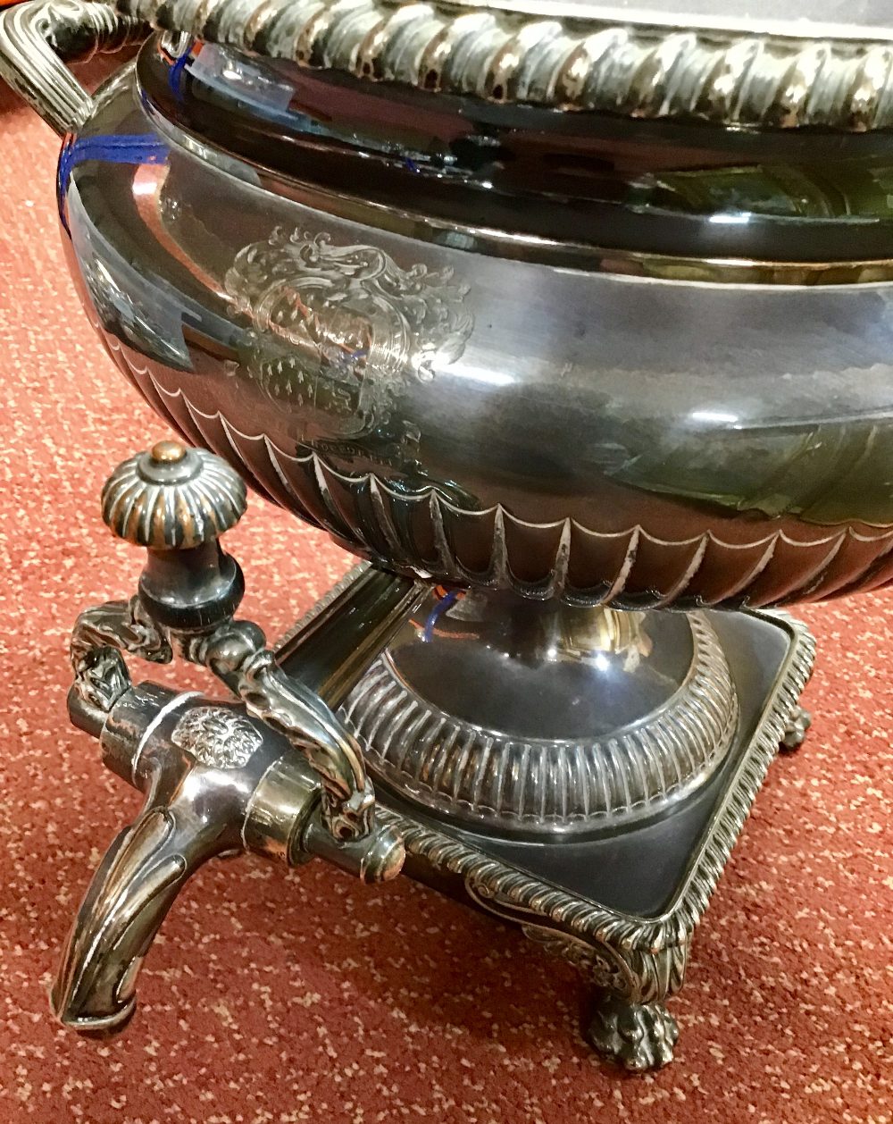 A MID 19TH CENTURY SILVER PLATED BALUSTER TEA URN AND COVER, with gadrooned borders, and twin reeded - Image 3 of 6