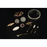 A COLLECTION OF VICTORIAN AND LATER JEWELLERY, comprising a diamond and pearl stick pin, (pearl