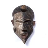 A 20TH CENTURY DEMOCRATIC REPUBLIC OF CONGO "BAKONGO" MASK, 31cm long