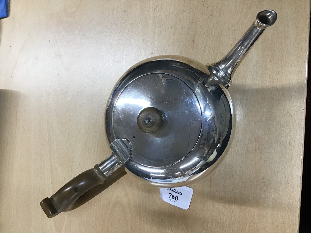 A SILVER TEAPOT, of globular form, with composite handle and knop, by Blackmore & Fletcher Ltd, - Image 6 of 6