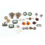 A COLLECTION OF JEWELLERY, to include a half pearl heart-shaped pendant, stamped '9ct', a pair of