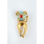 A NOVELTY CAT BROOCH, of abstract part-textured design, his head highlighted with a turquoise