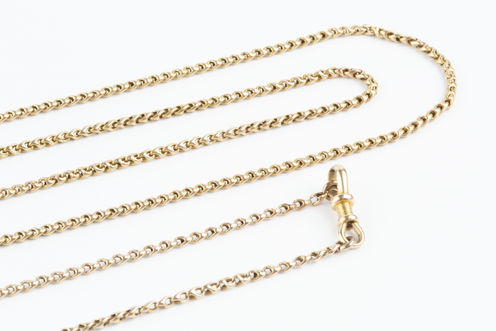 A YELLOW PRECIOUS METAL FANCY-LINK LONG CHAIN, with swivel clasp, length 156cm