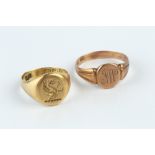 AN EDWARDIAN 18CT GOLD SIGNET RING, the oval panel with incised dragon crest, hallmarked for