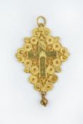 AN EARLY 19TH CENTURY FRENCH CROSS PENDANT, the lozenge-shaped panel of ropetwist wirework