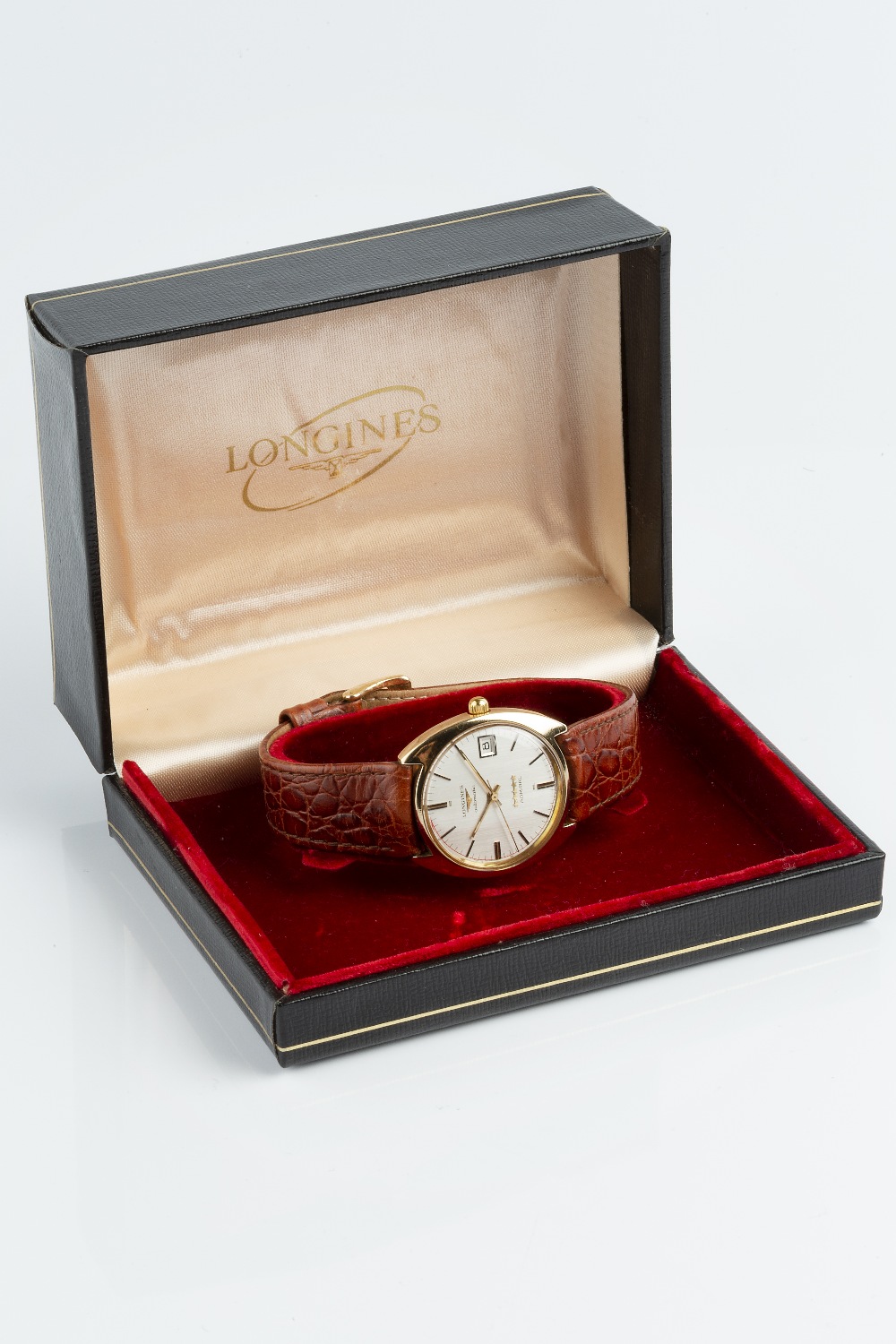 A GENTLEMAN'S 'ADMIRAL' AUTOMATIC WRISTWATCH BY LONGINES, the circular signed silvered dial with