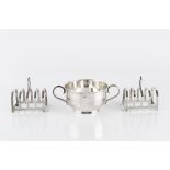 AN EDWARDIAN SILVER TWIN HANDLED BOWL, with stepped rim and simple scroll handles, Sheffield 1901,
