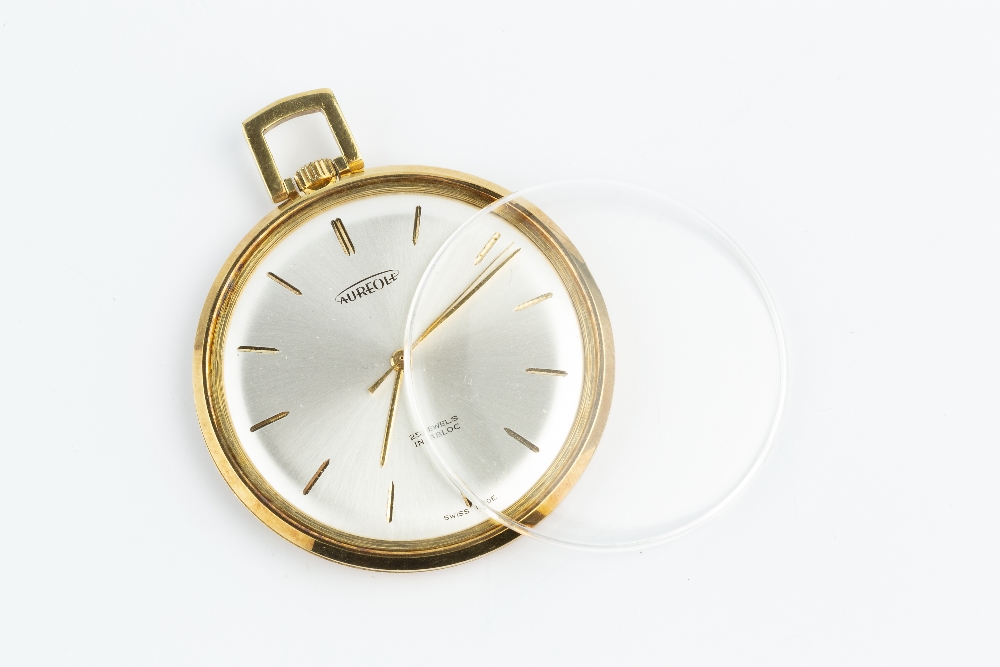 A GENTLEMAN'S AUTOMATIC WRISTWATCH BY UNIVERSAL GENÉVE, the circular silvered dial with gilt baton - Image 6 of 7