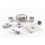 A COLLECTION OF SILVER, comprising an Edwardian oval trinket box on shaped legs, by William Comyns &