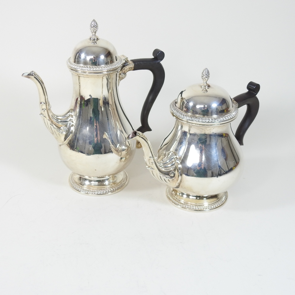 A modern silver coffee pot, of baluster shape, Birmingham 1981, 24cm high, - Image 4 of 10