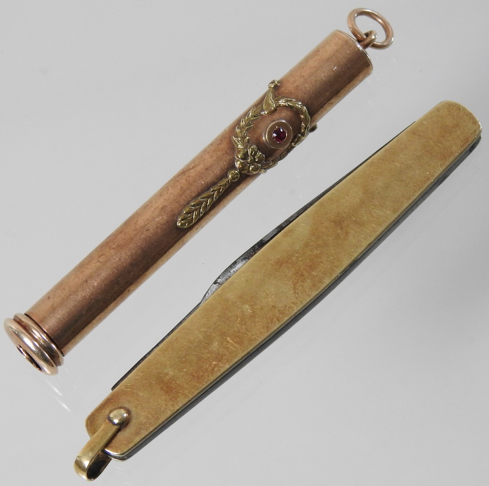 An early 20th century 14 carat gold cased folding fruit knife, with two folding steel blades, - Image 4 of 9