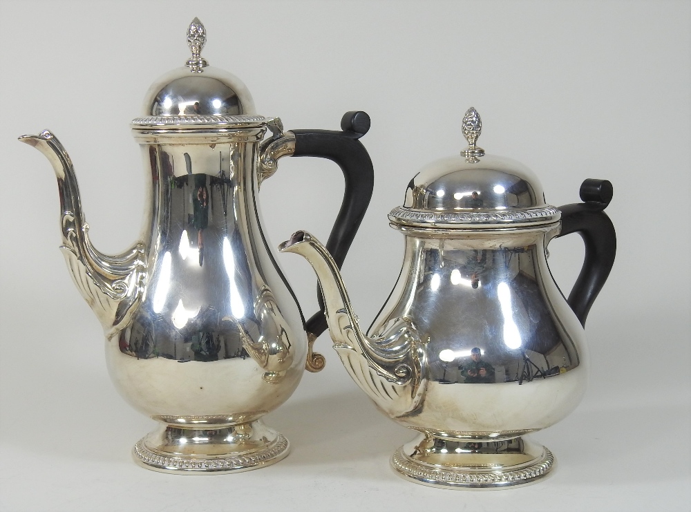 A modern silver coffee pot, of baluster shape, Birmingham 1981, 24cm high, - Image 5 of 10