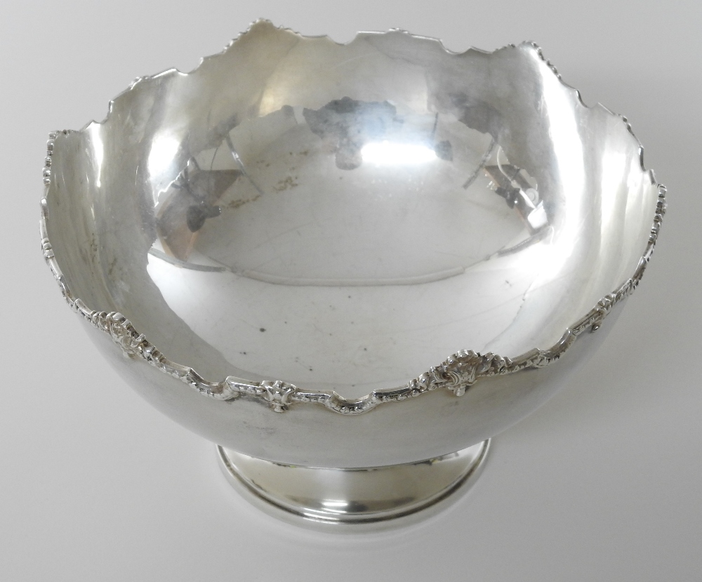 A modern silver bowl, of circular shape, with an undulating rim, on a pedestal base, - Image 5 of 5