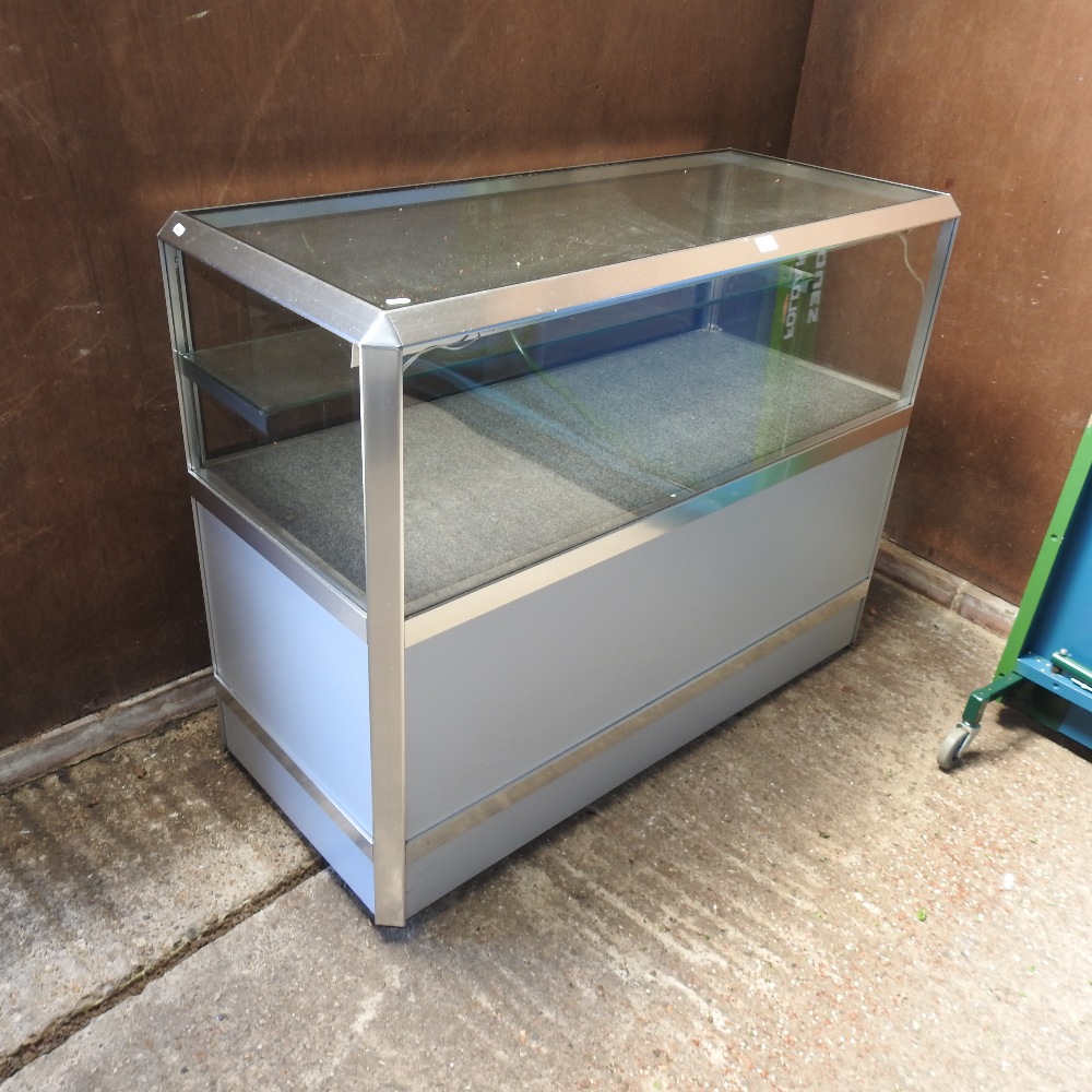 A modern jewellery shop display cabinet, - Image 3 of 7