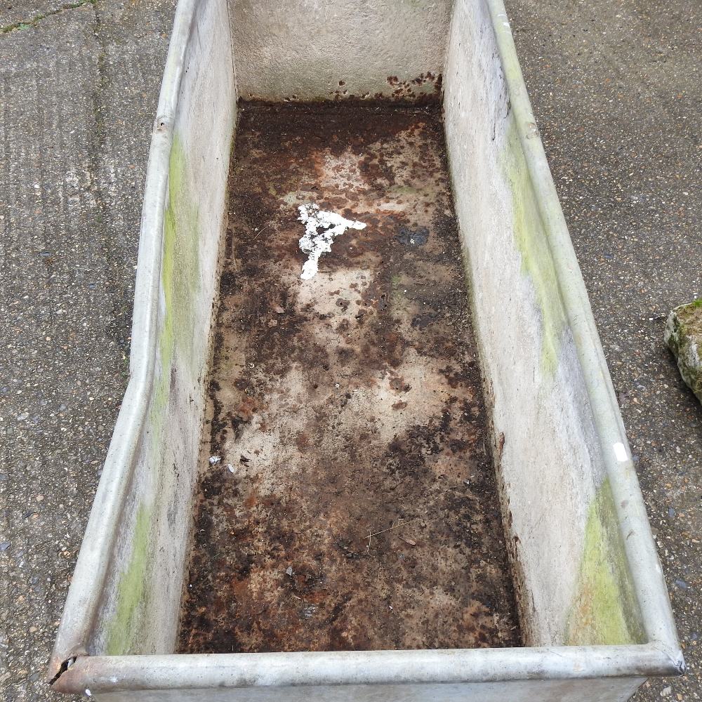 A galvanised water tank, - Image 4 of 8