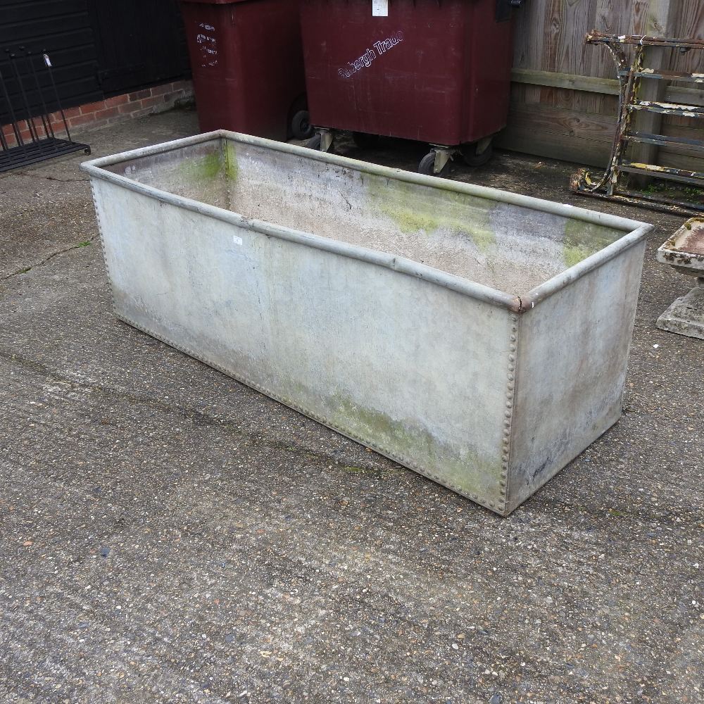 A galvanised water tank, - Image 3 of 8